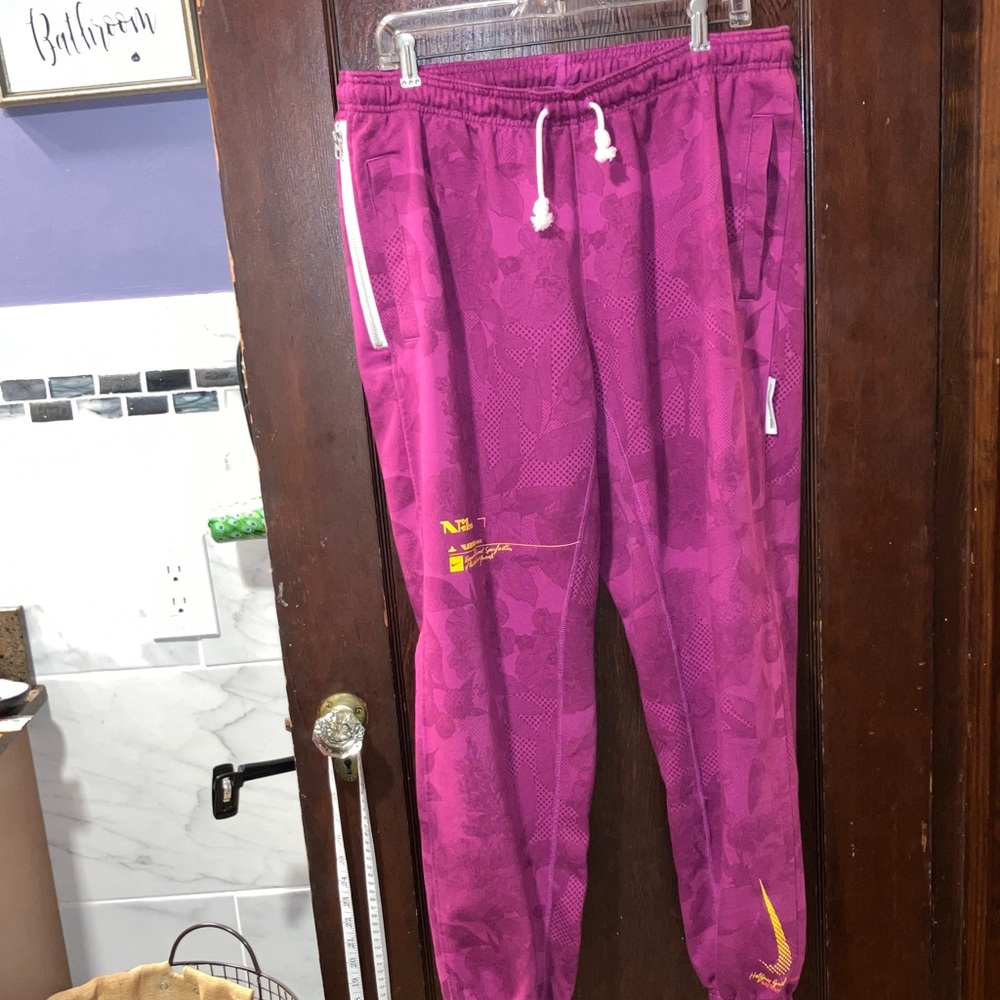 NIKE MENS STANDARD ISSUE BASKETBALL PANTS CACTUS FLOWER XL